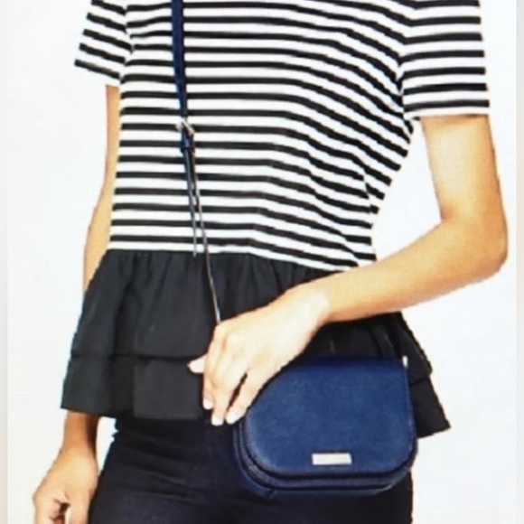 kate spade Handbags - Kate Spade Newbury Lane Carsen crossbody in Navy Blue small purse